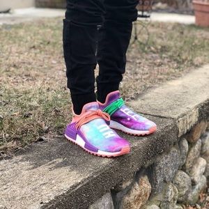 human race holi on feet